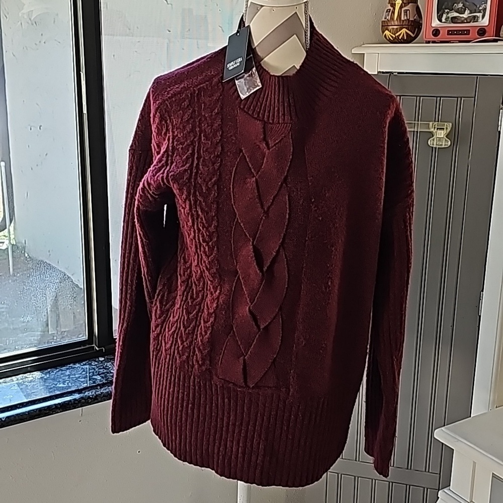 Simply Vera Vera Wang sweater size medium NWT